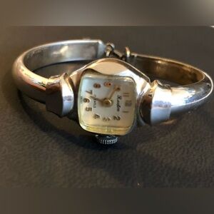 Vintage Silver-tone Rexton 17 Jewels Watch